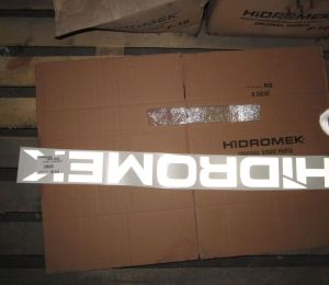 Y0611326 Наклейка с логотипом.